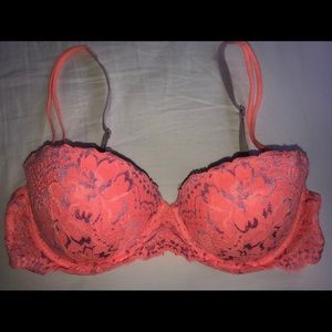 🥰Alluring Victoria Secrets bra! 🥰